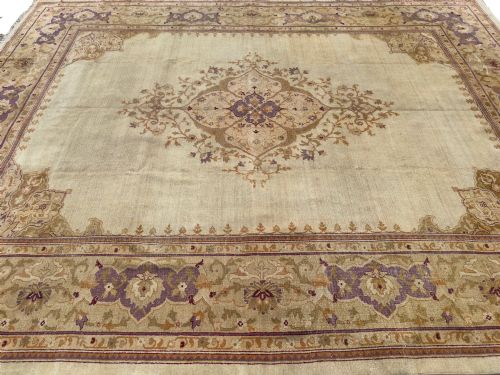 ANTIQUE AMRITSAR CARPET - ADDITIONAL PHOTO 1