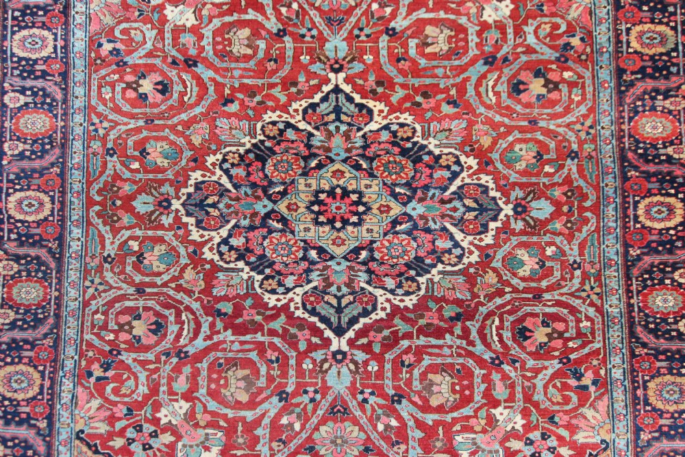 Antique Heriz carpet, Sharabian, Persia View IX