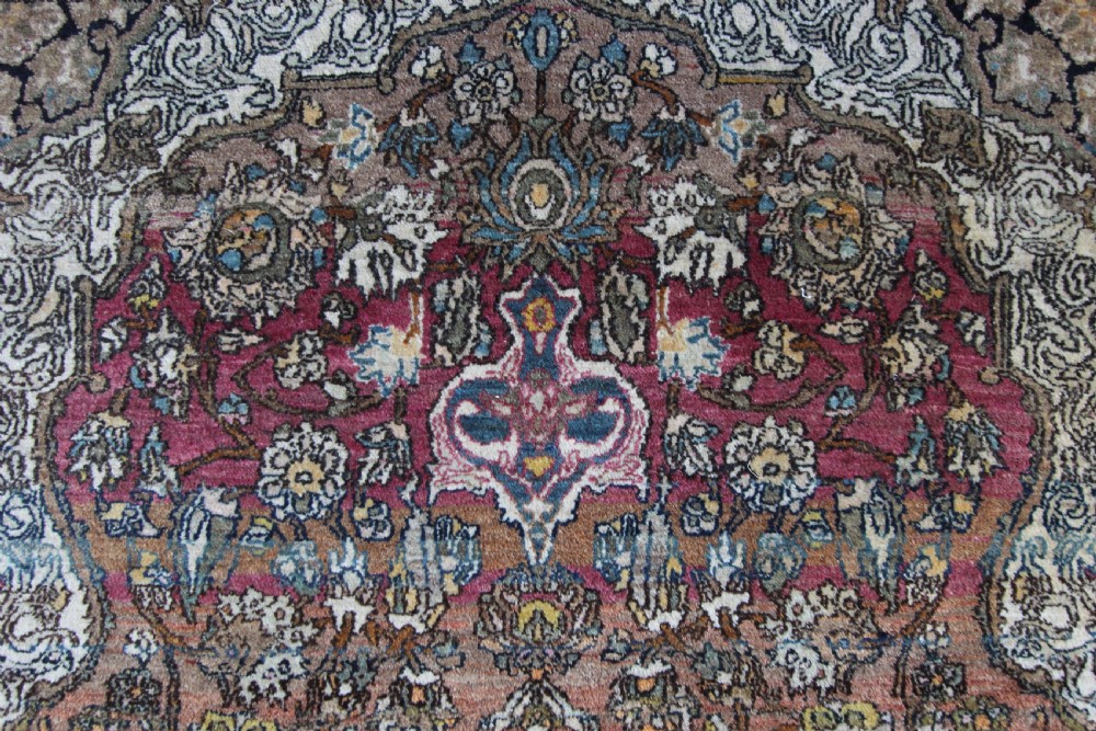 Antique Isfahan rug View VIII