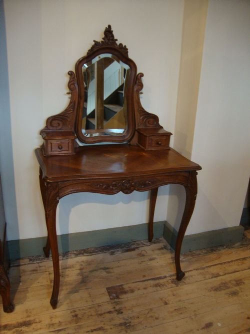 French Louis Xv Style Walnut Dressing Table