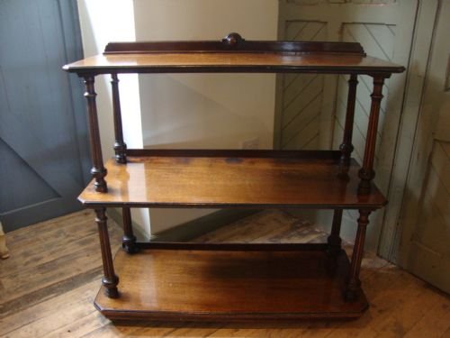 English Victorian 3 Tier Server
