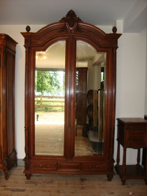 French Louis Xv1 Armoire