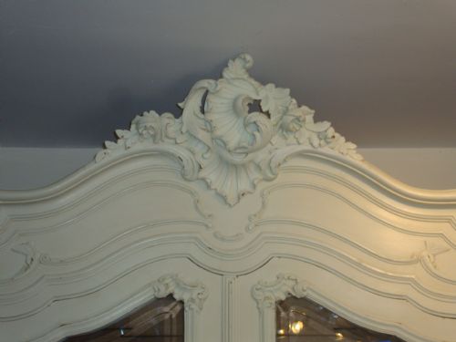 fig 1. FRENCH LOUIS XV STYLE VITRINE/DISPLAY CABINET
