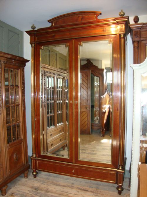fig 1. FRENCH CLASSIC STYLE ARMOIRE