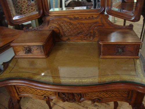 fig 1. FRENCH LOUIS XV STYLE DRESSING TABLE