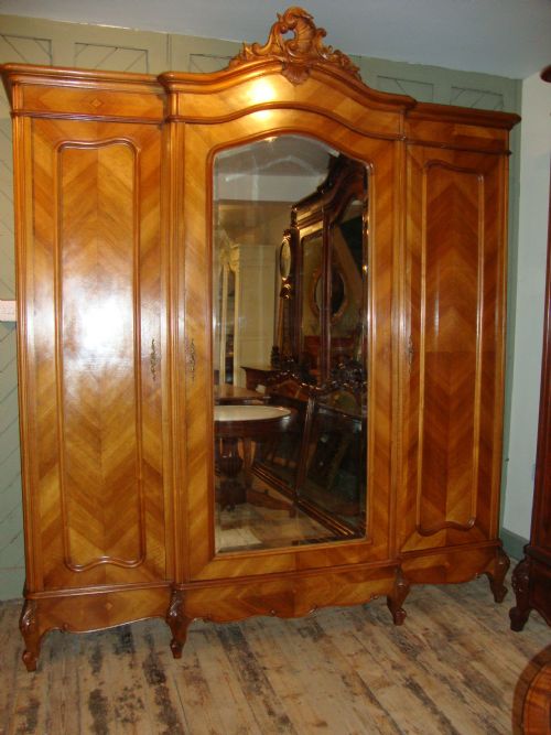 fig 1. FRENCH LOUIS XV STYLE TRIPLE DOOR ARMOIRE