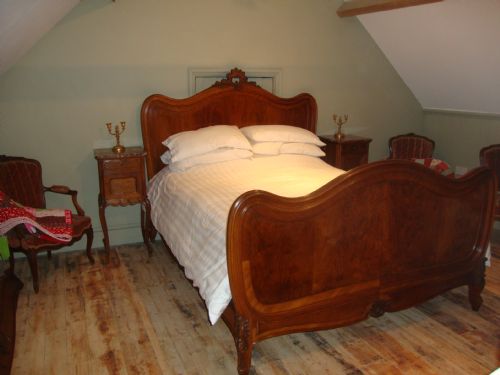 fig 1. FRENCH LOUIS XV STYLE KING SIZE BED