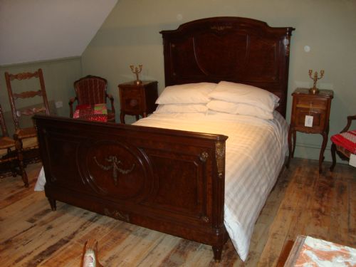 fig 1. FRENCH CLASSIC STYLE KING SIZE BED