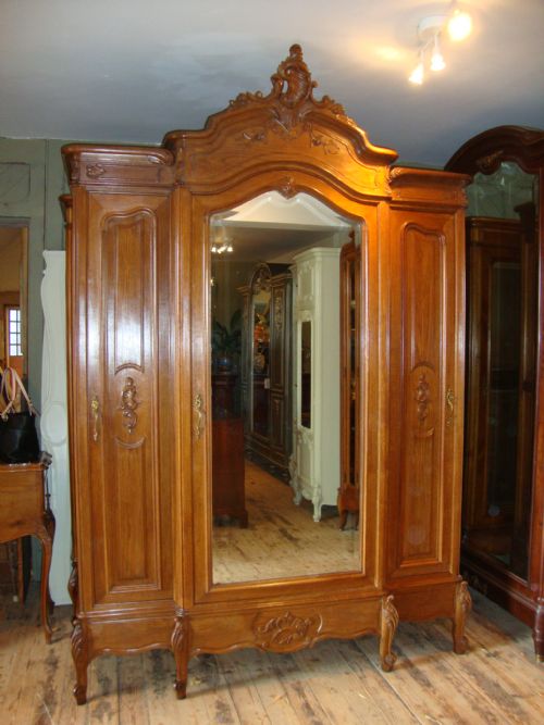 French Louis Xv Style Triple Door Armoire