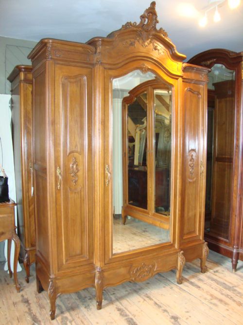 fig 1. FRENCH LOUIS XV STYLE TRIPLE DOOR ARMOIRE