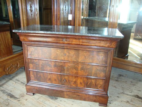 French Louis Philippe Mahogany Chest of Drawers/commode