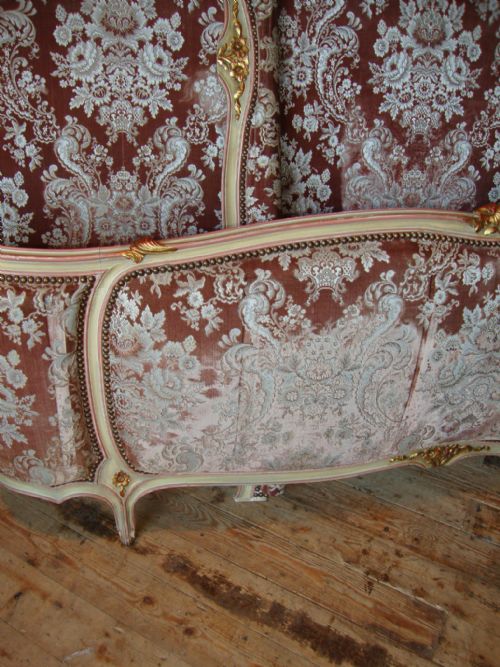 fig 1. FRENCH LOUIS XV STYLE CORBEILLE BED