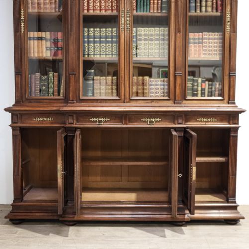 FRENCH WALNUT BREAKFRONT LIBRARY BOOKCASE - ADDITIONAL PHOTO 11