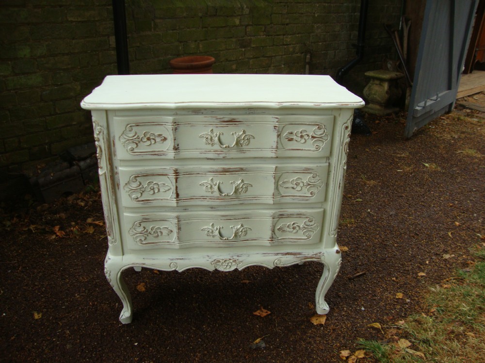 FRENCH LOUIS XV STYLE CHEST OF DRAWERS