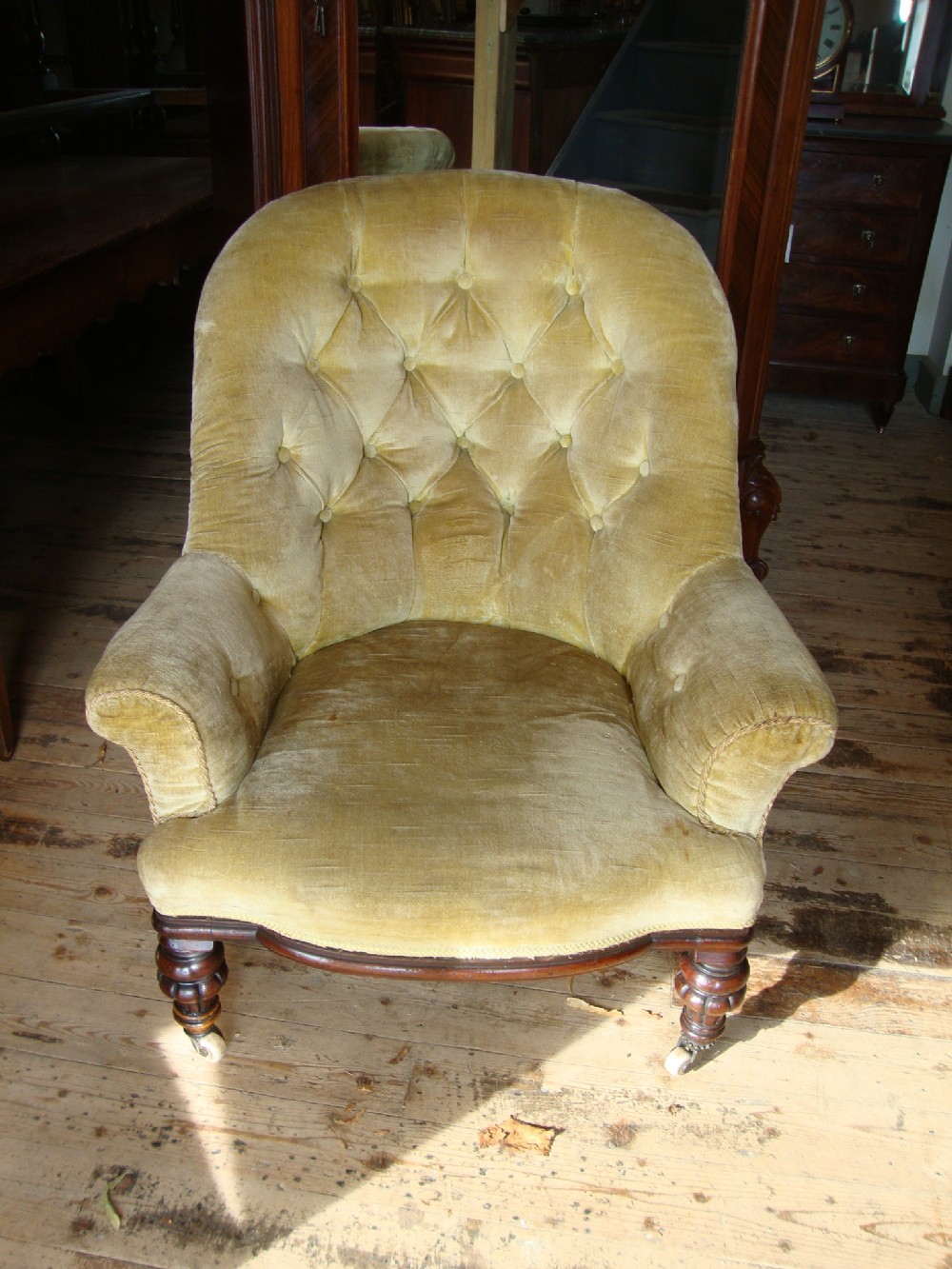 ENGLISH MAHOGANY HOOP BACK ARM CHAIR