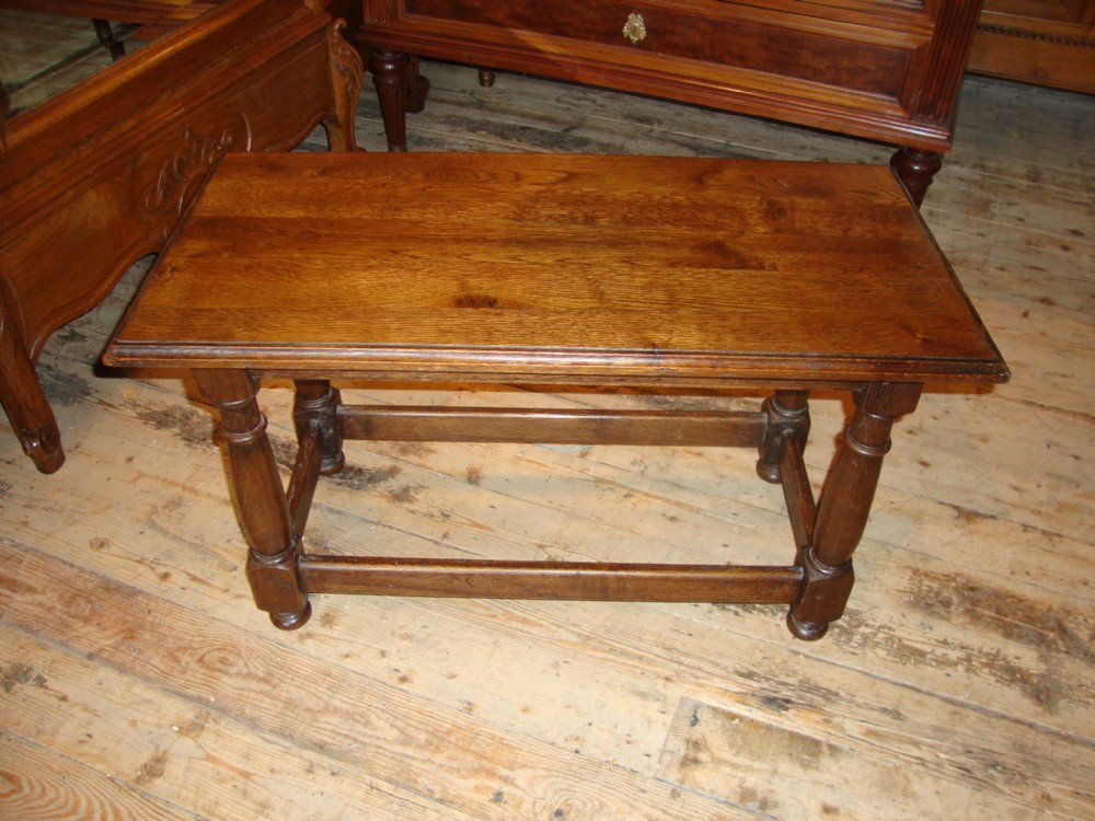 ENGLISH OAK COFFEE TABLE
