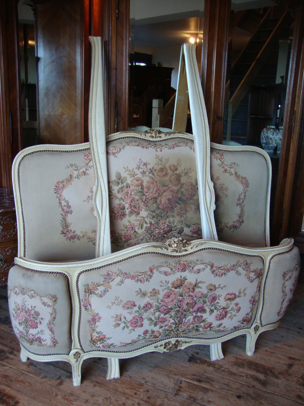 FRENCH LOUIS XV STYLE CORBEILLE BED