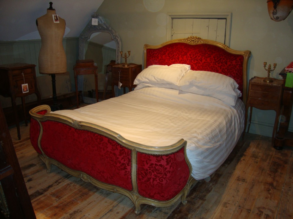 FRENCH LOUIS XV STYLE CORBEILLE BED