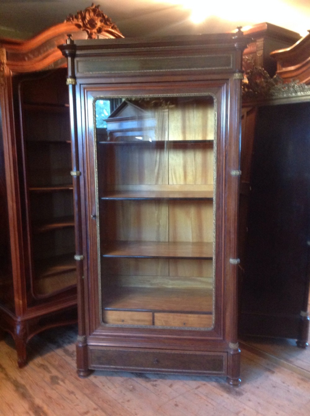 FRENCH ROSEWOOD DISPLAY CABINET - VITRINE