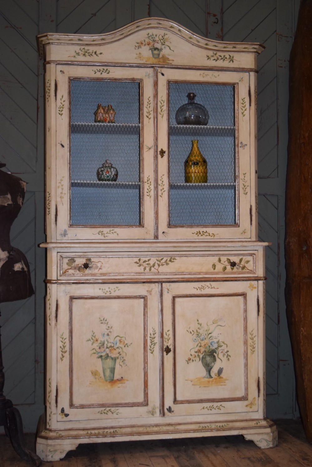 FRENCH HAND PAINTED DRESSER IN ORIGINAL CONDITION