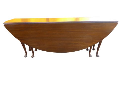 Large Mahogany Wakes Table