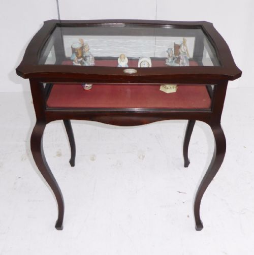 Victorian Mahogany Bijouterie Table