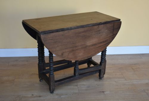 18TH CENTURY OAK GATELEG TABLE - ADDITIONAL PHOTO 4