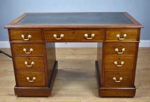 19th Century Victorian Mahogany Pedestal Desk