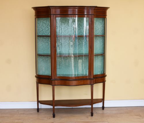 20th Century Edwardian Mahogany Inlaid Serpentine Display Cabinet