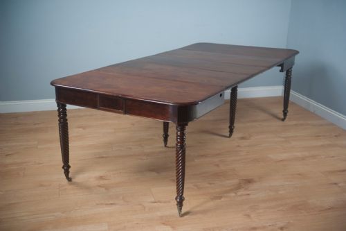 Regency Mahogany Concertina Extending Dining Table