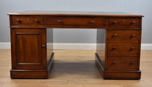 fig 1. Victorian Mahogany Partners Desk