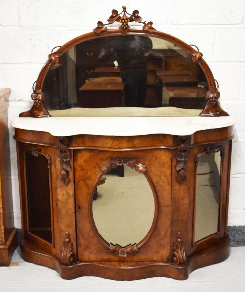 Victorian Burr Walnut Serpentine Credenza
