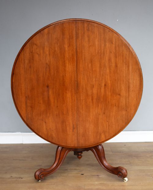 Victorian Mahogany Circular Dining Table
