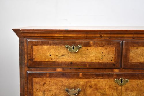 GEORGE III BURR WALNUT CHEST OF DRAWERS - ADDITIONAL PHOTO 6