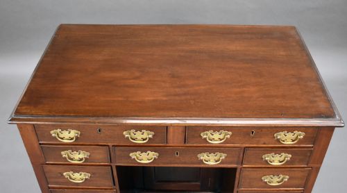 GEORGE III MAHOGANY KNEEHOLE DESK - ADDITIONAL PHOTO 4
