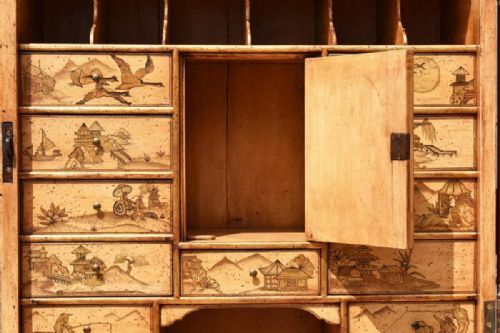 18TH CENTURY LACQUER AND GILT CHINOISERIE BUREAU BOOKCASE - ADDITIONAL PHOTO 11