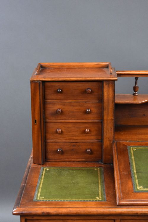 VICTORIAN MAHOGANY DICKENS DESK - ADDITIONAL PHOTO 7