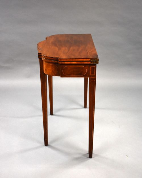 EDWARDIAN MAHOGANY SERPENTINE TEA TABLE - ADDITIONAL PHOTO 3