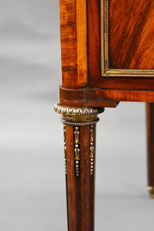 19TH CENTURY FRENCH WALNUT GLASS TOP COMMODE - ADDITIONAL PHOTO 17