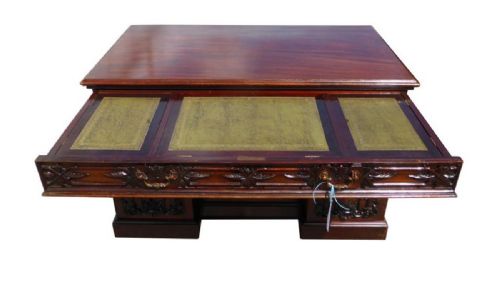 19TH CENTURY VICTORIAN CARVED MAHOGANY DESK - ADDITIONAL PHOTO 4