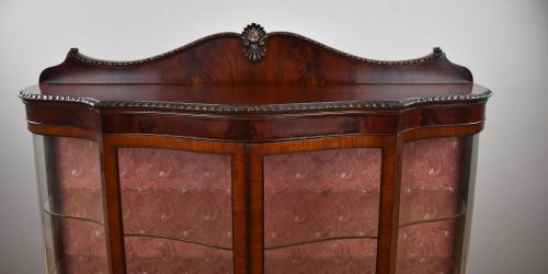 EDWARDIAN MAHOGANY SERPENTINE CABINET - ADDITIONAL PHOTO 1