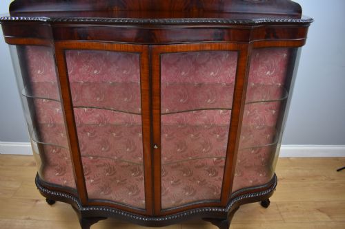 EDWARDIAN MAHOGANY SERPENTINE CABINET - ADDITIONAL PHOTO 2
