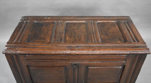 17TH CENTURY OAK MARRIAGE CHEST - ADDITIONAL PHOTO 6