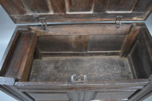 17TH CENTURY OAK MARRIAGE CHEST - ADDITIONAL PHOTO 9