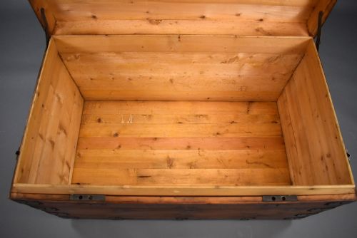 ANTIQUE IRON BOUND PINE TRUNK - ADDITIONAL PHOTO 7