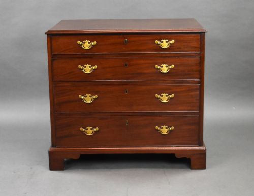 GEORGE II MAHOGANY DRESSING CHEST OF DRAWERS - ADDITIONAL PHOTO 2