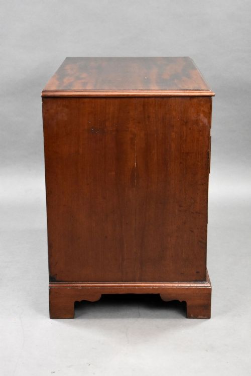 GEORGE II MAHOGANY DRESSING CHEST OF DRAWERS - ADDITIONAL PHOTO 3
