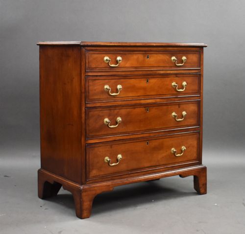 Small George III Mahogany Chest of Drawers