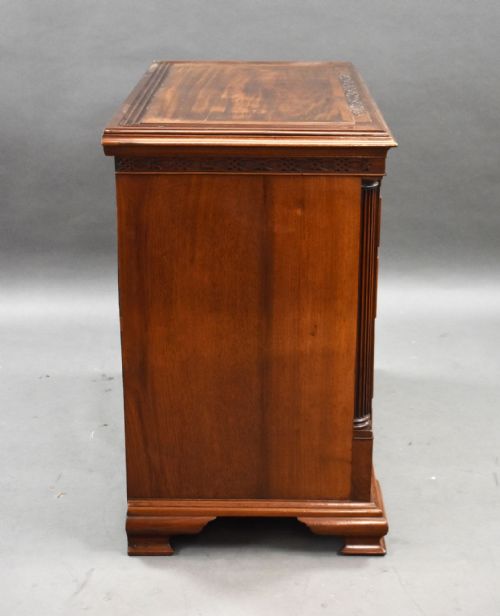 GEORGE III WALNUT CHEST OF DRAWERS - ADDITIONAL PHOTO 3