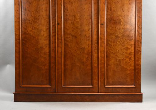 fig 2. Victorian Plumb Pudding Mahogany Wardrobe